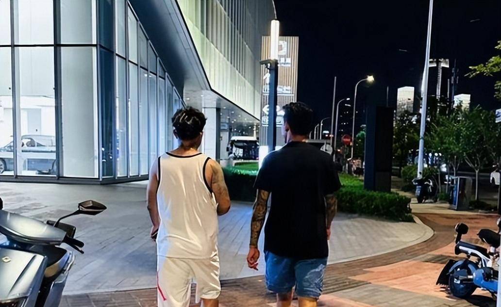 关于传言外援涨薪或将引发球员抗议，俱乐部怎么看？的信息
